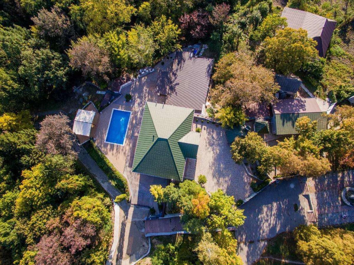 Отельно-Ресторанный Комплекс Златогор Lubny Exteriér fotografie